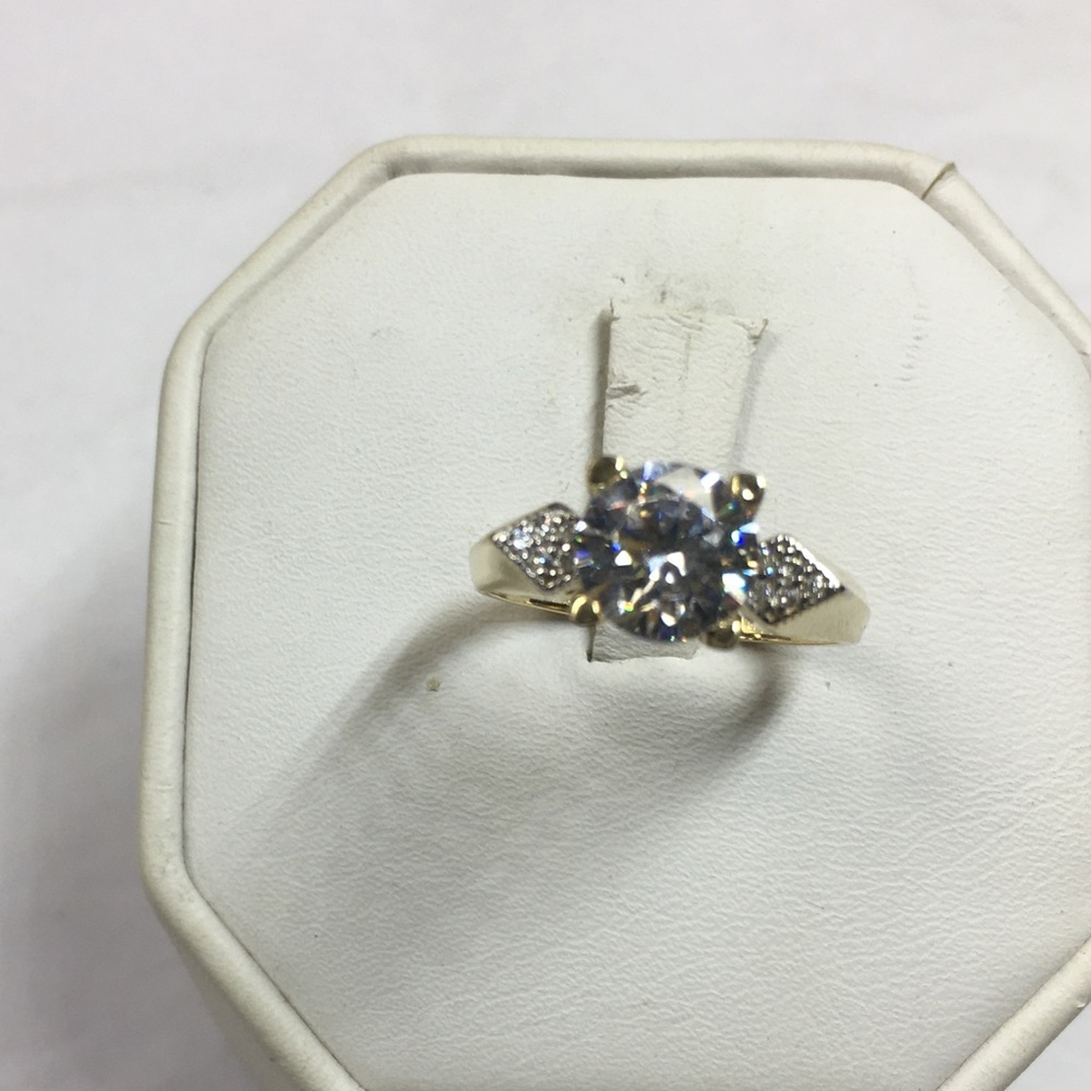14K yellow gold engagement ring